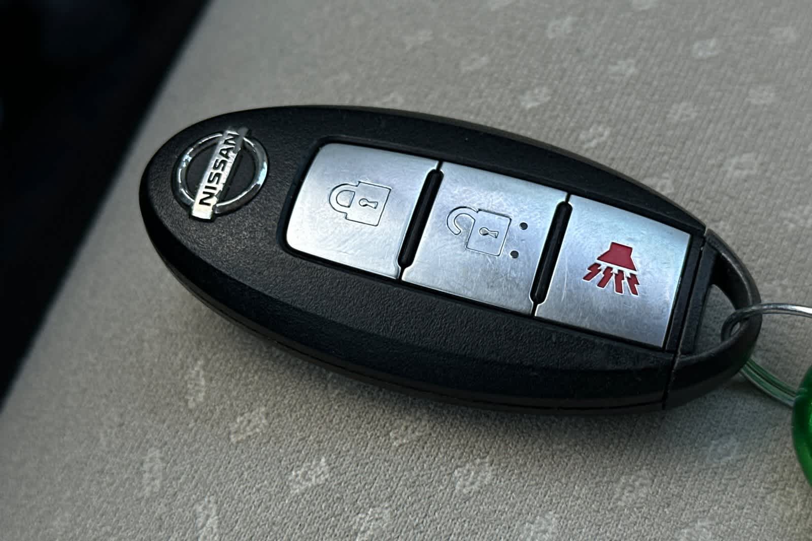 Thumbnail: 2011 Nissan Leaf - 22