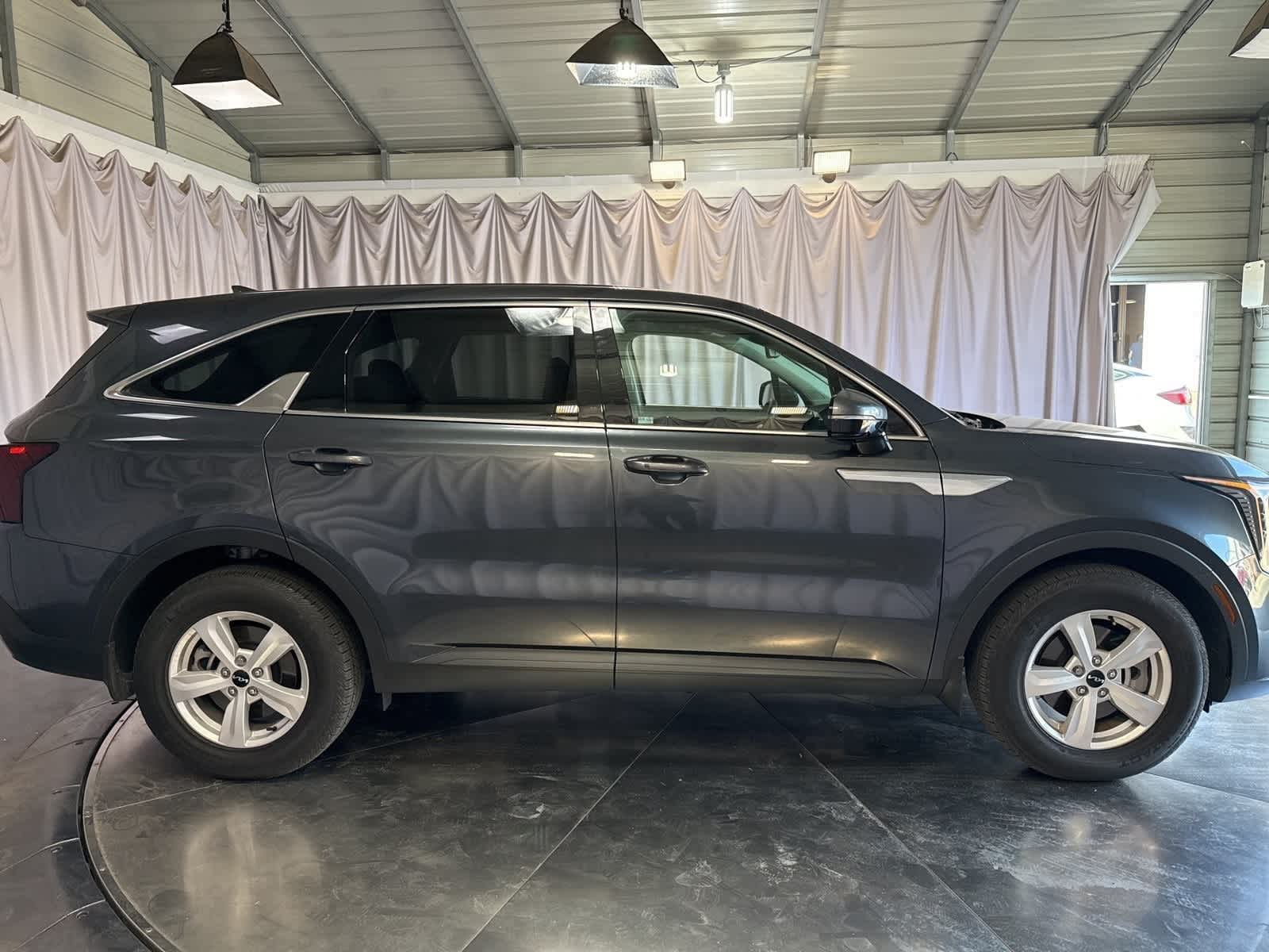 Thumbnail: 2024 Kia Sorento - 9