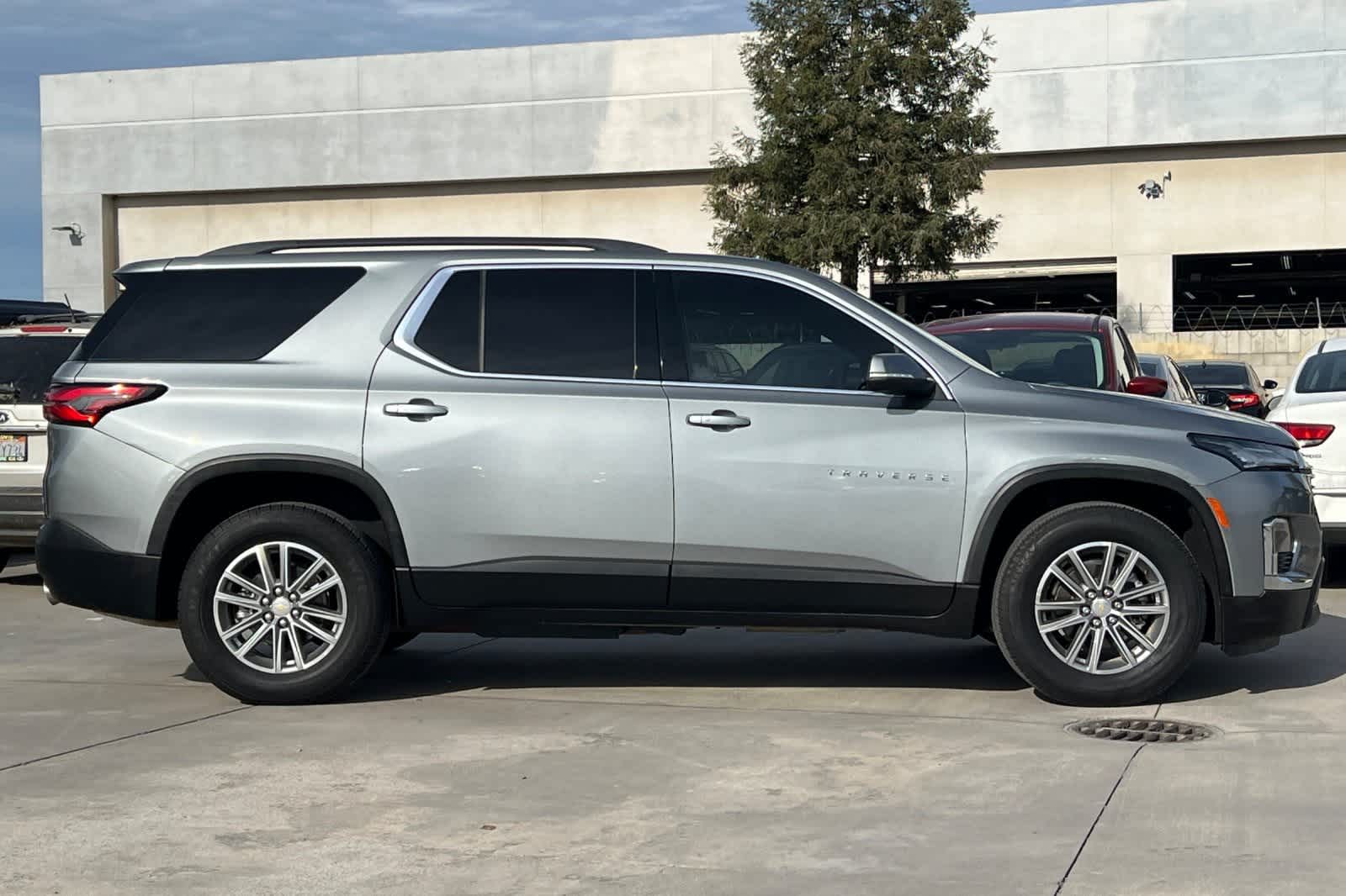 Thumbnail: 2023 Chevrolet Traverse - 9