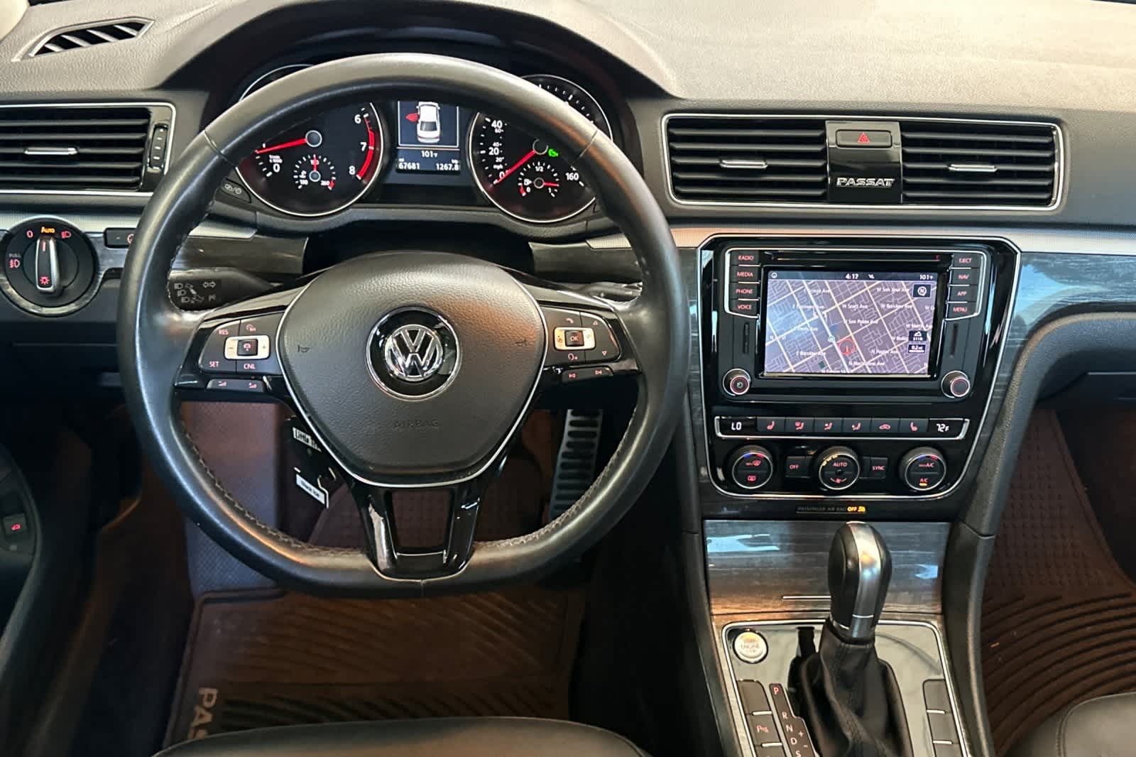 Thumbnail: 2018 Volkswagen Passat - 17