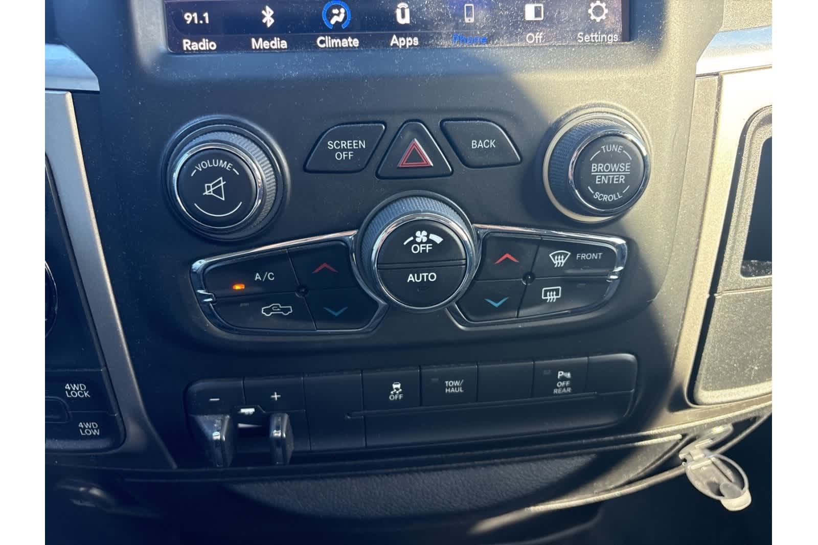 Thumbnail: 2019 RAM 1500 Classic - 18