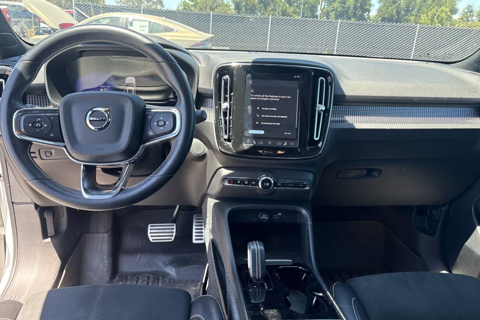 Thumbnail: 2021 Volvo XC40 - 4