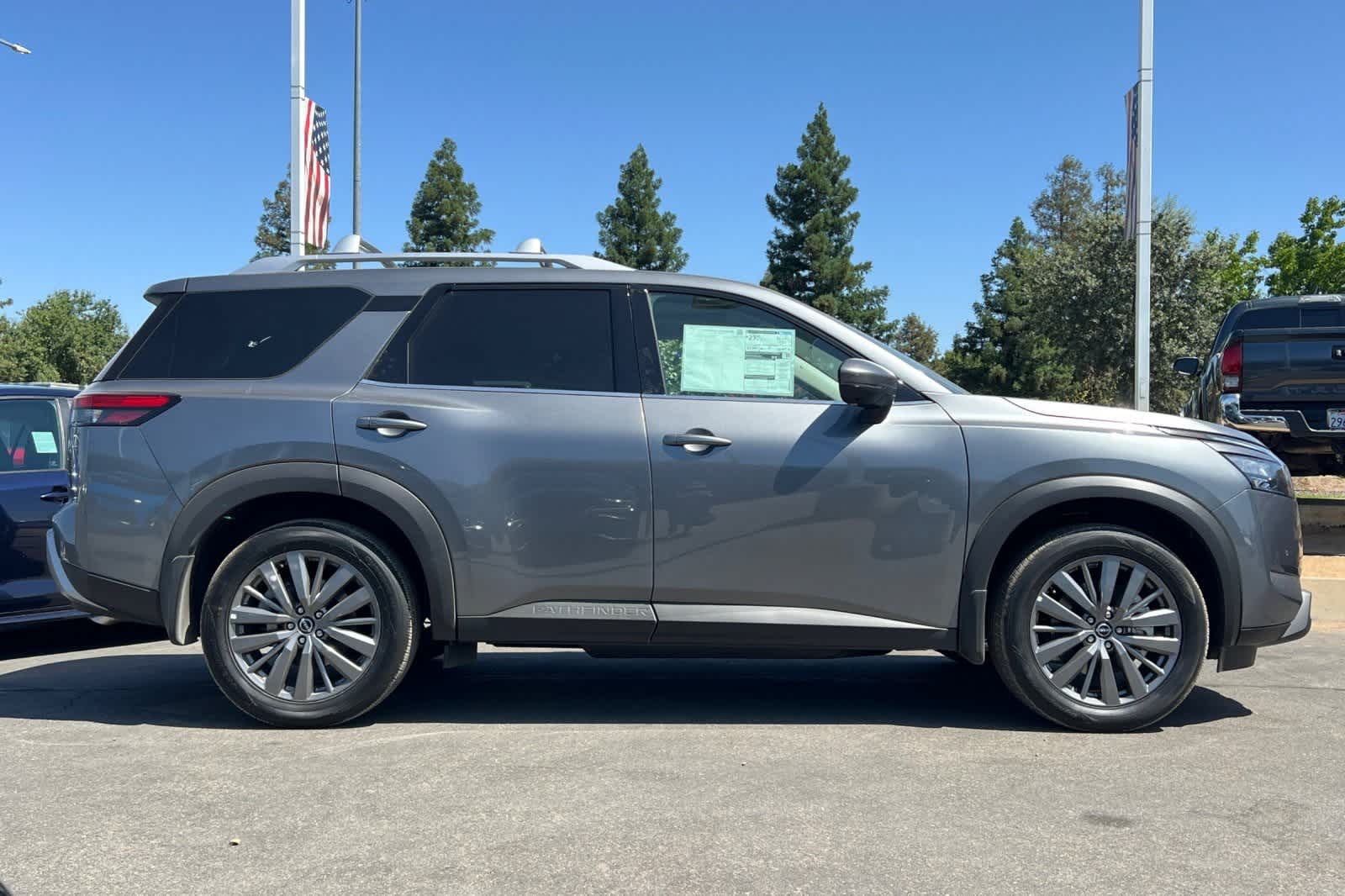 Thumbnail: 2025 Nissan Pathfinder - 7