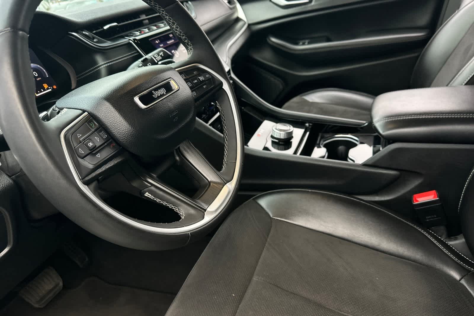 Thumbnail: 2023 Jeep Grand Cherokee - 14