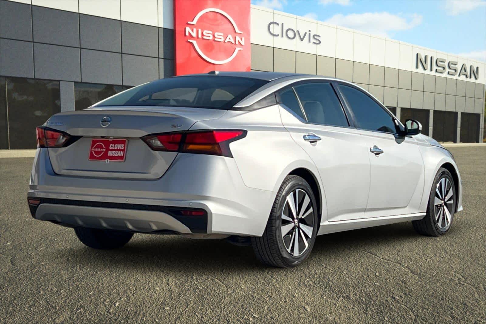 Thumbnail: 2022 Nissan Altima - 3