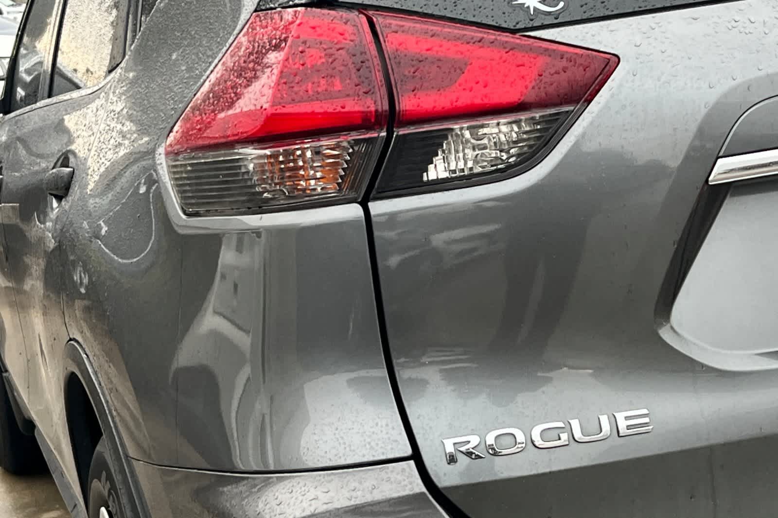 Thumbnail: 2018 Nissan Rogue - 15