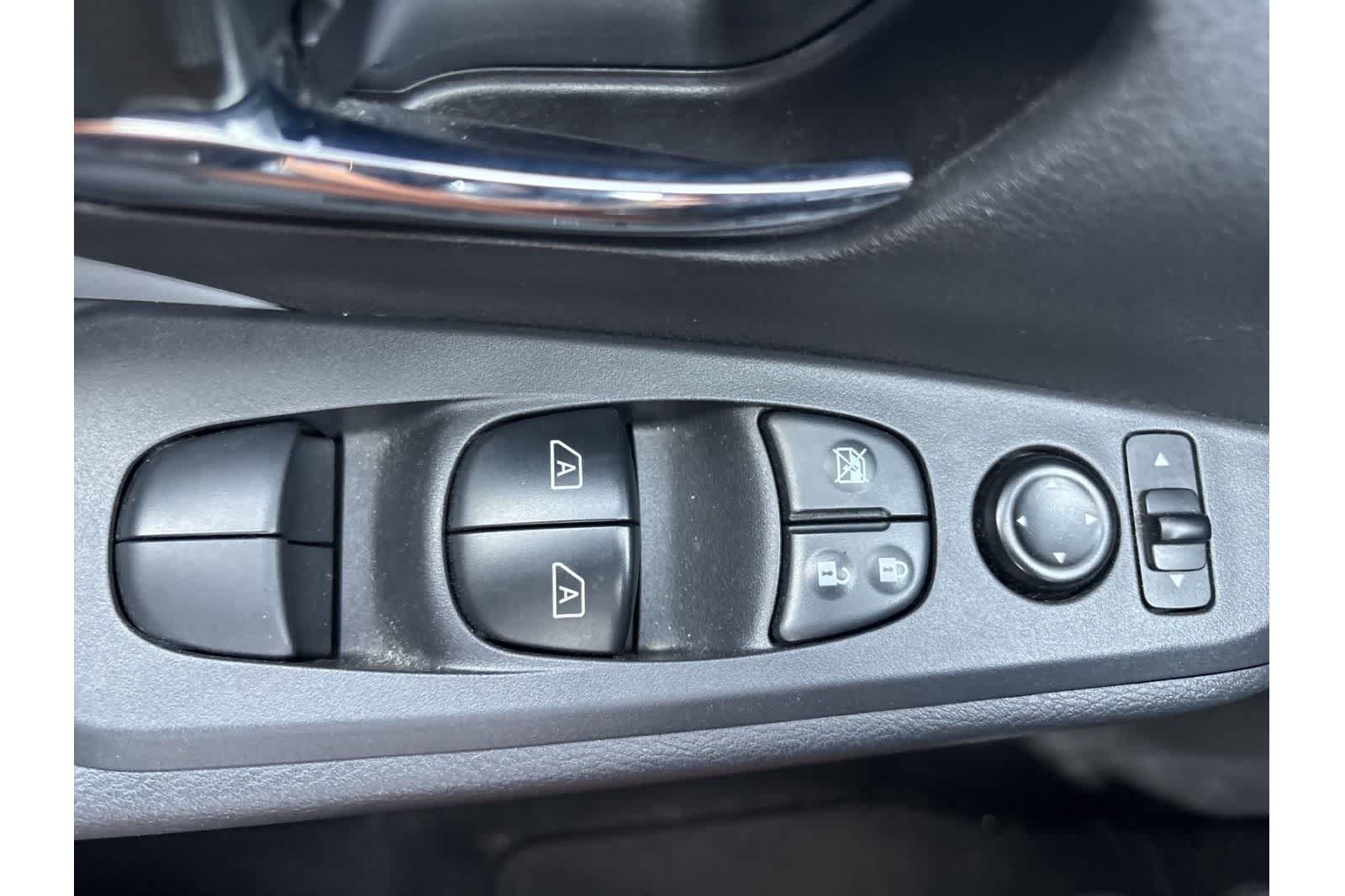 Thumbnail: 2023 Nissan Kicks - 13