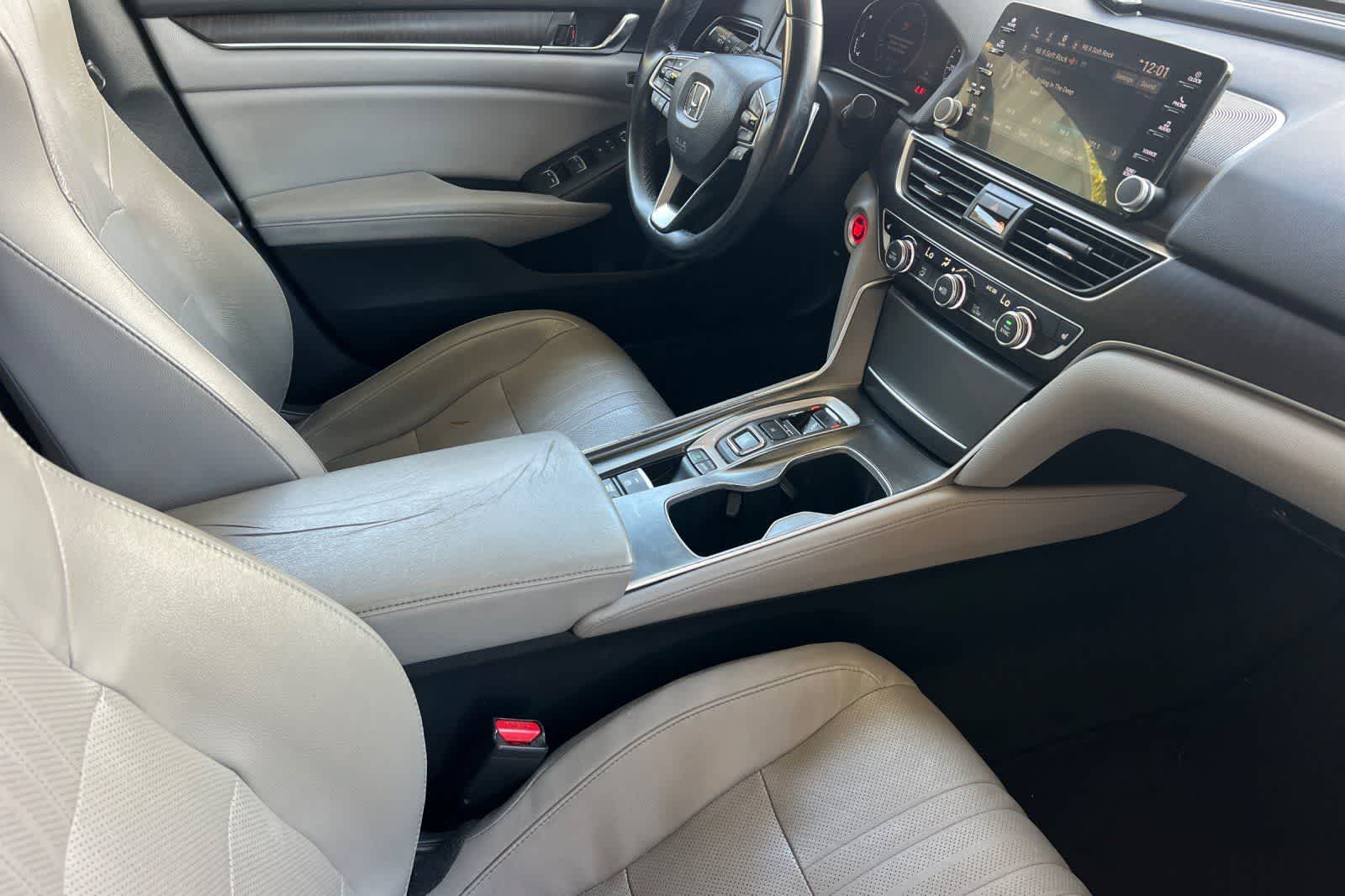 Thumbnail: 2018 Honda Accord - 17