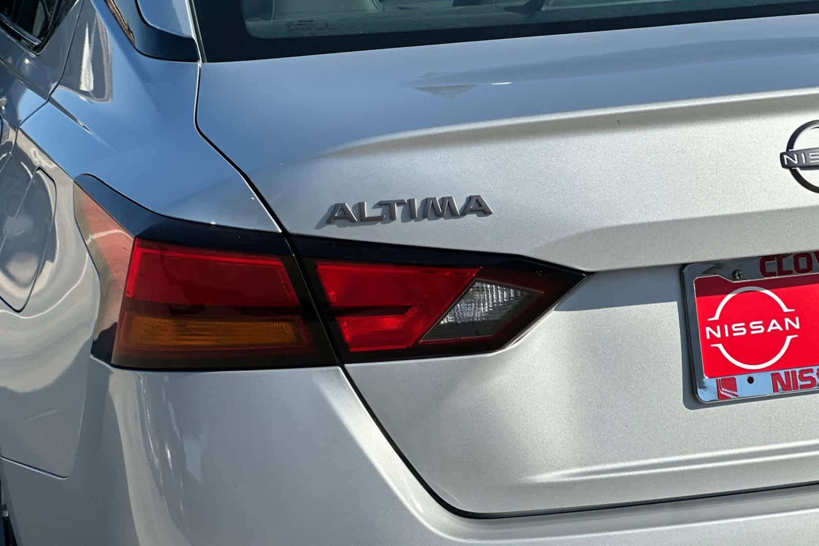 Thumbnail: 2023 Nissan Altima - 13