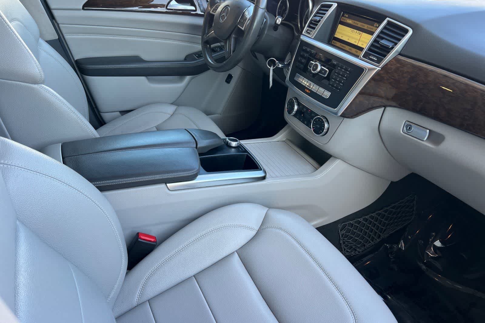 Thumbnail: 2012 Mercedes-Benz M-Class - 19