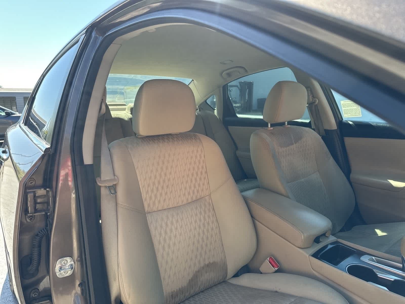 2016 Nissan Altima SV 19