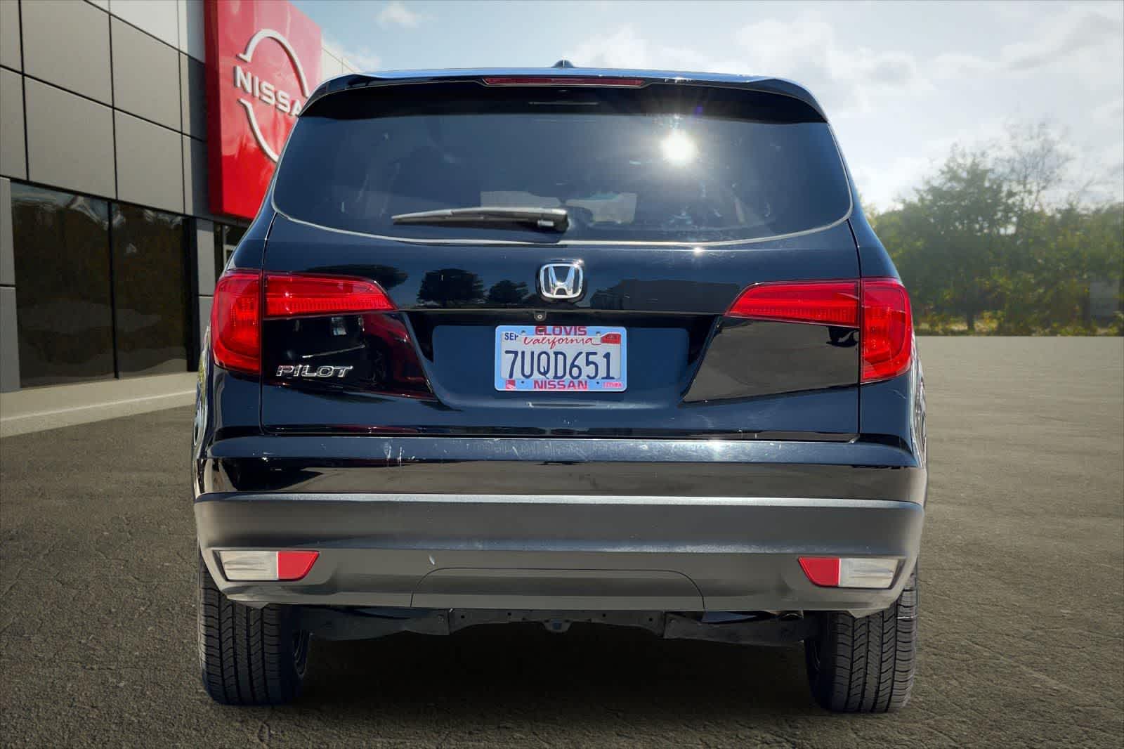 Thumbnail: 2016 Honda Pilot - 8
