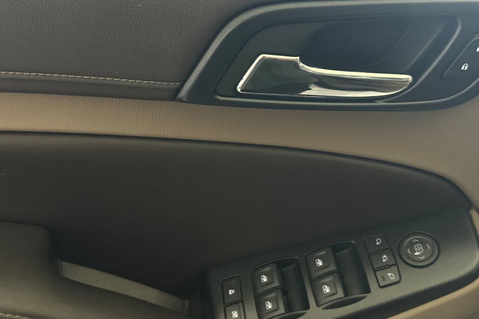 Thumbnail: 2015 Chevrolet Suburban - 15