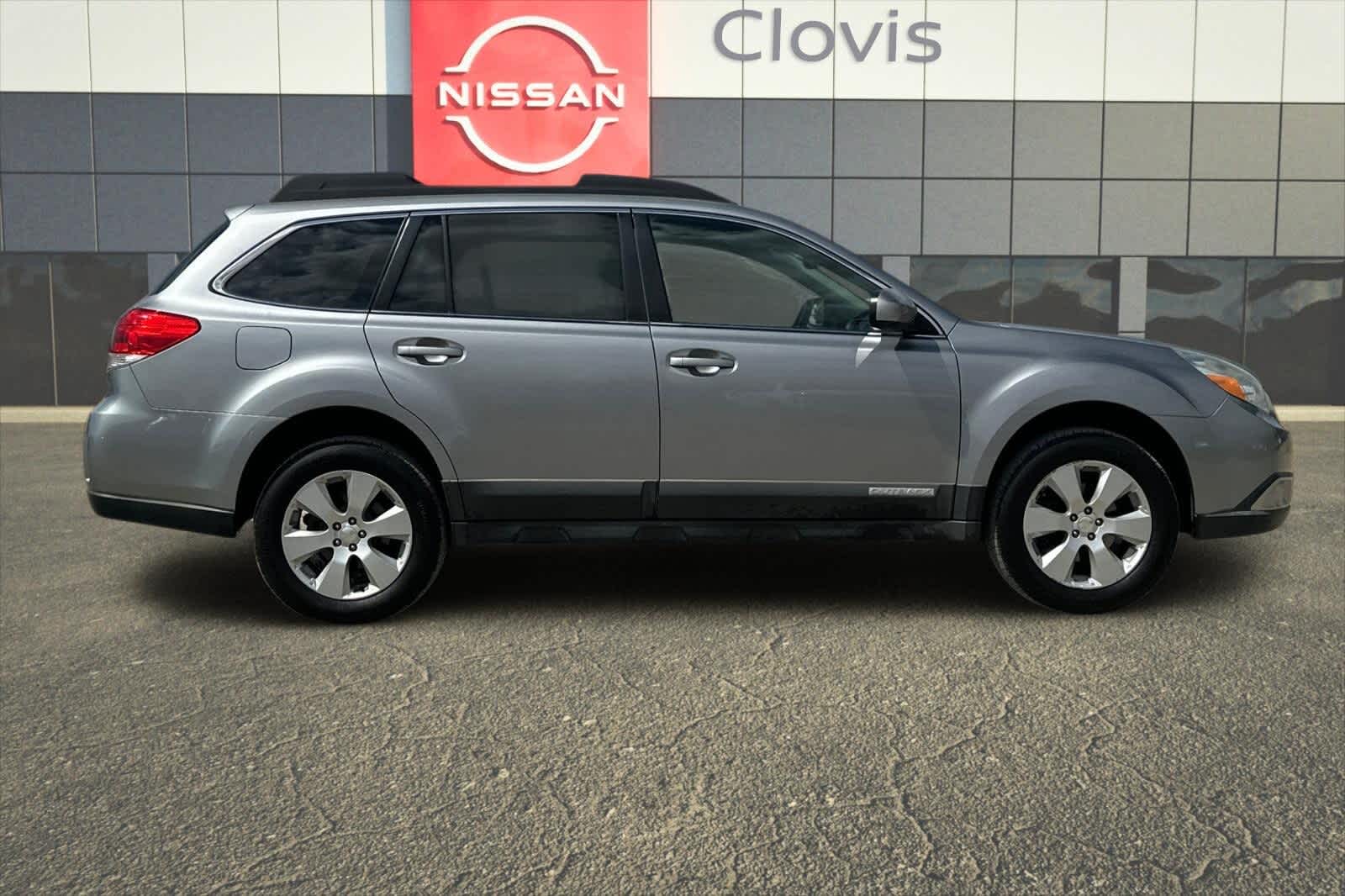 Thumbnail: 2010 Subaru Outback - 9