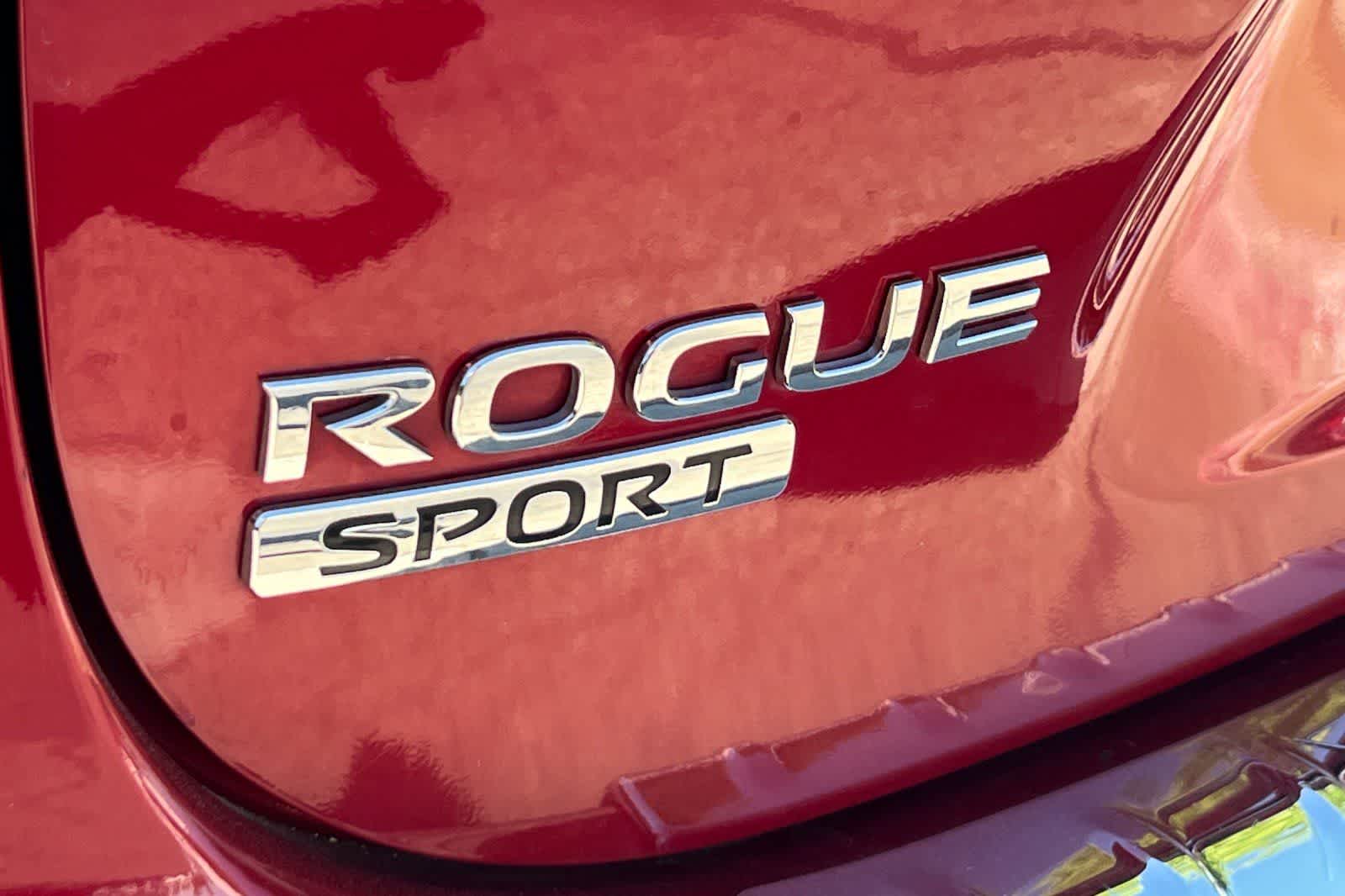 Thumbnail: 2018 Nissan Rogue Sport - 17