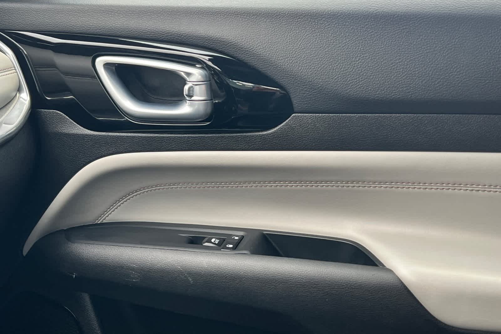 Thumbnail: 2023 Jeep Compass - 20