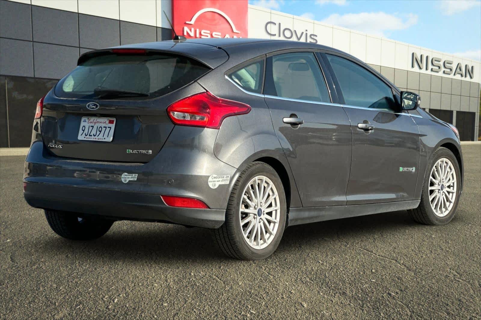 Thumbnail: 2015 Ford Focus - 3