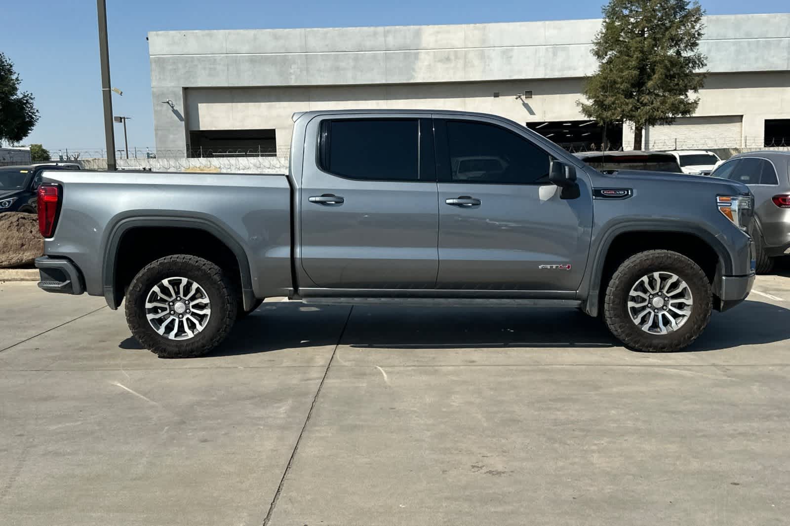 Thumbnail: 2022 GMC Sierra 1500 - 9