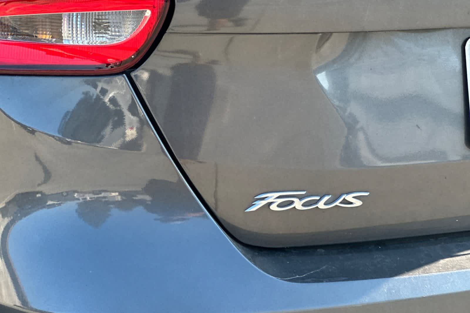 Thumbnail: 2015 Ford Focus - 13
