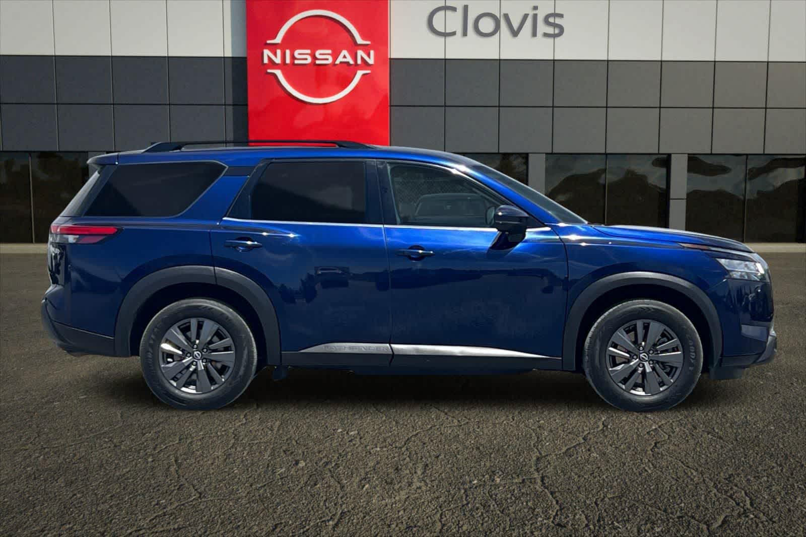 Thumbnail: 2022 Nissan Pathfinder - 8