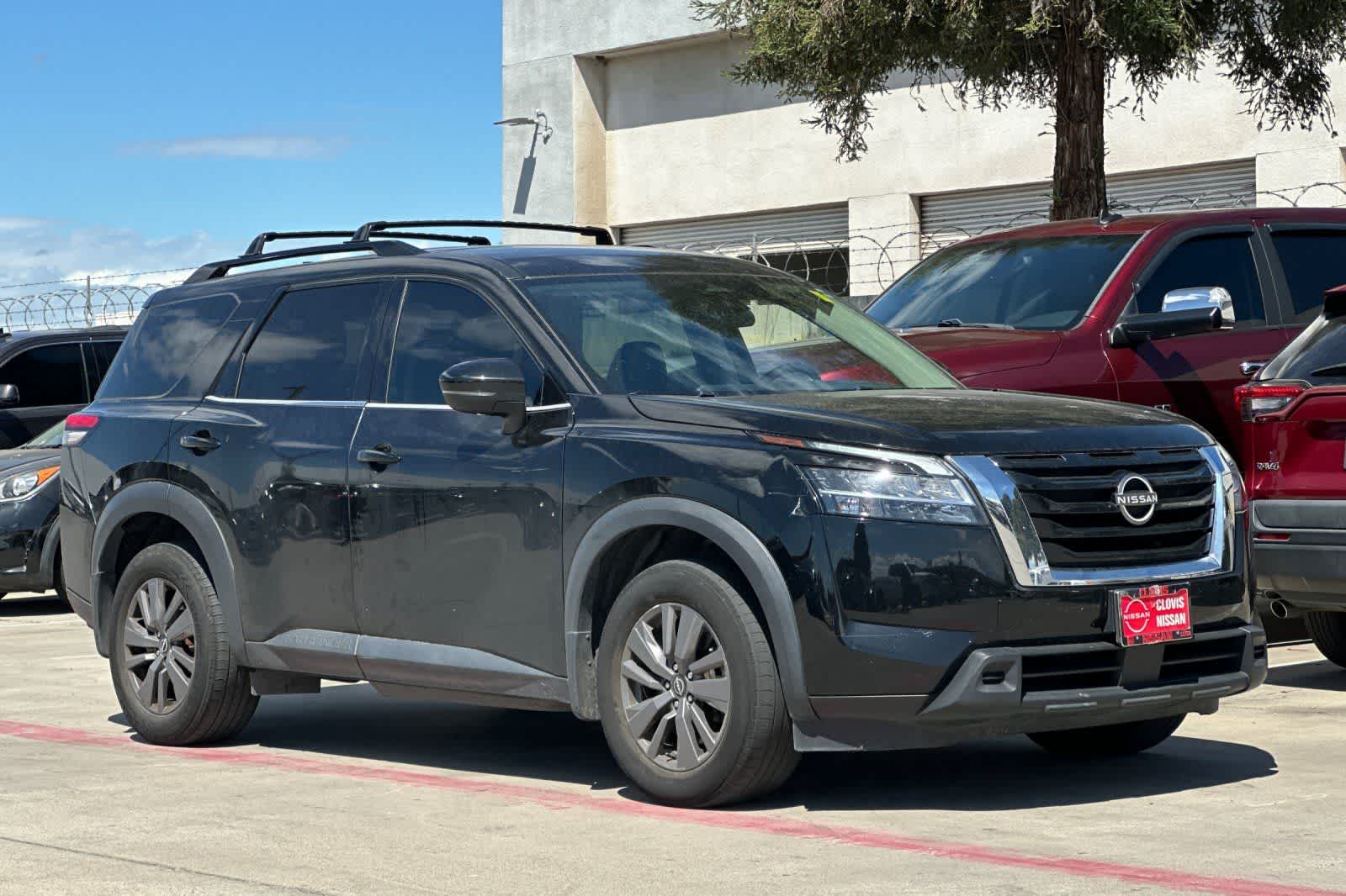 Thumbnail: 2022 Nissan Pathfinder - 9