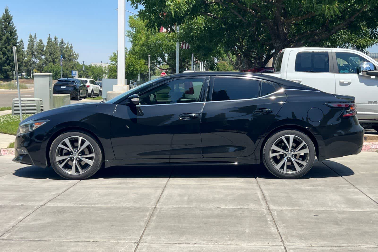 Thumbnail: 2017 Nissan Maxima - 6