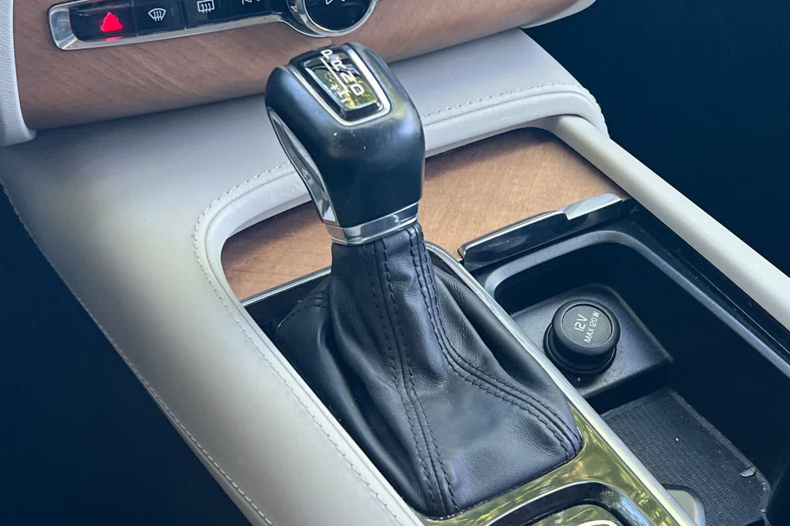 Thumbnail: 2020 Volvo XC90 - 25