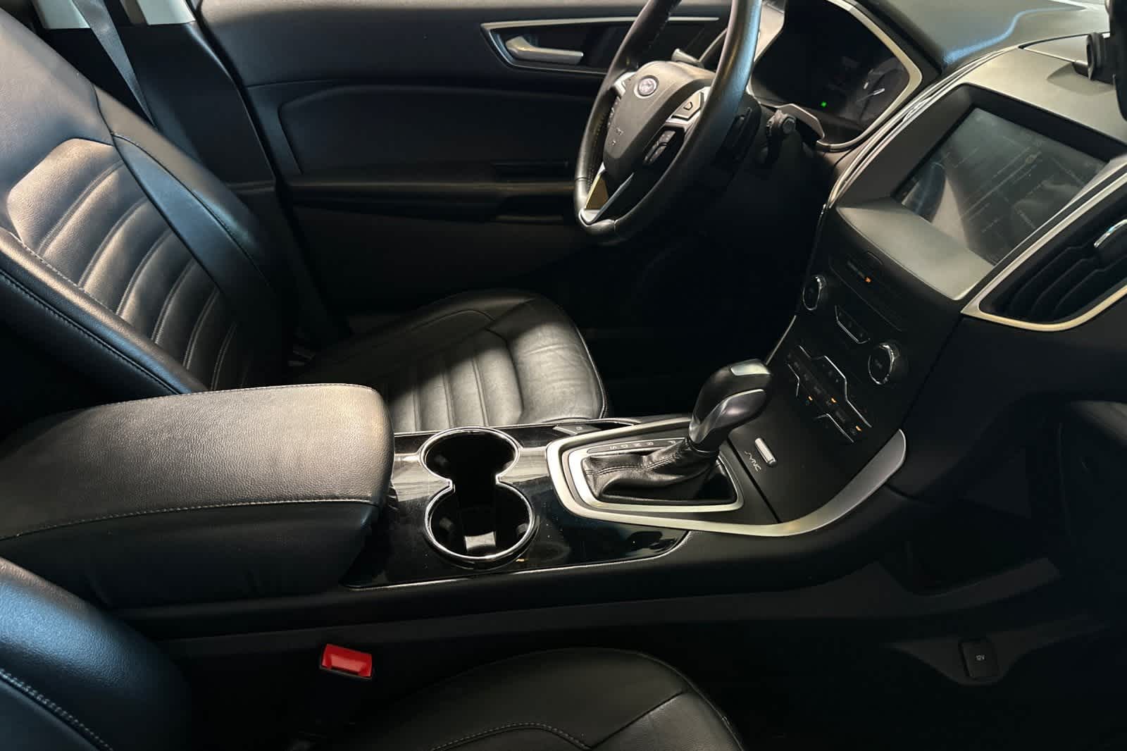 Thumbnail: 2016 Ford Edge - 18