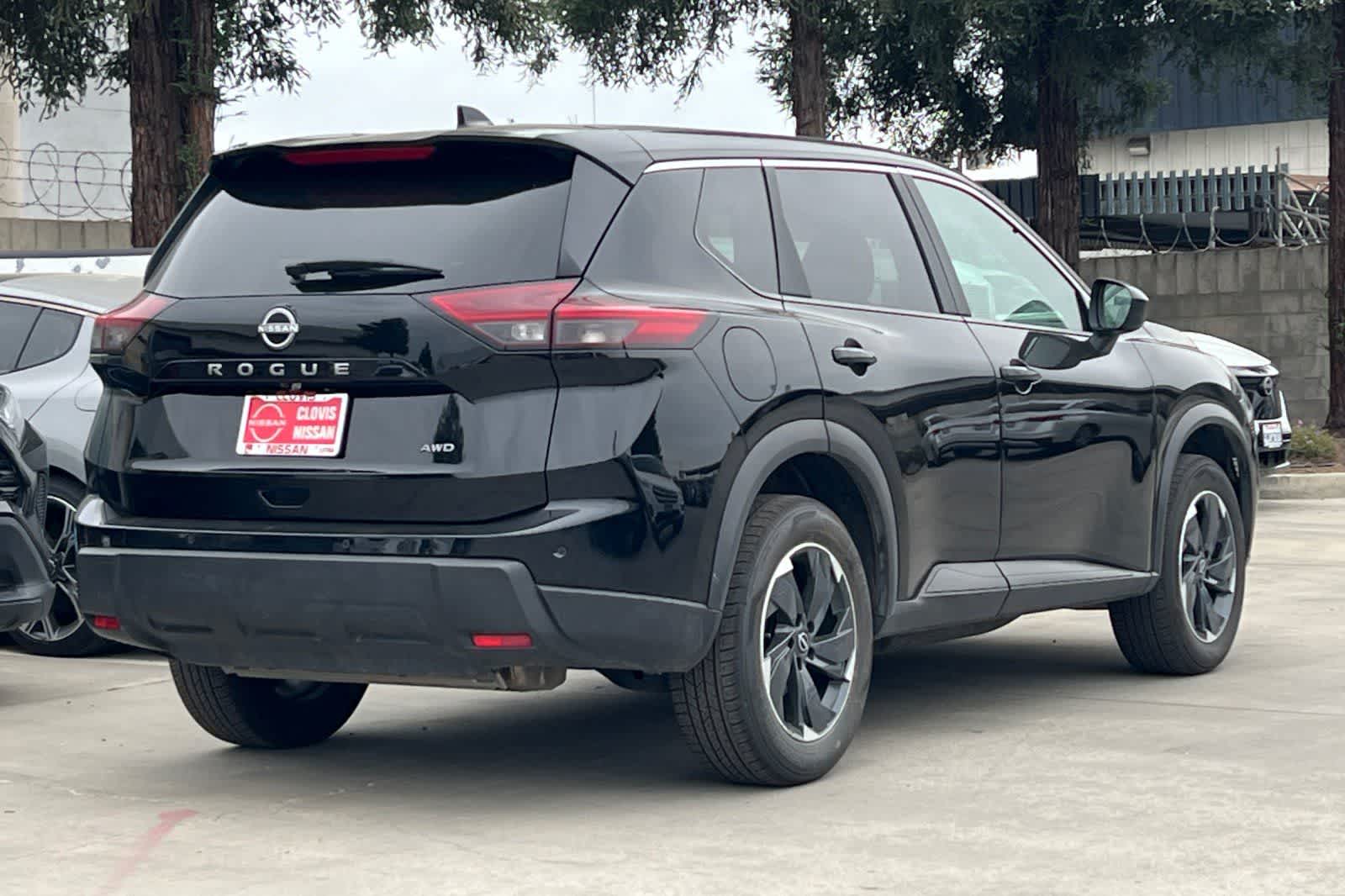 Thumbnail: 2025 Nissan Rogue - 3