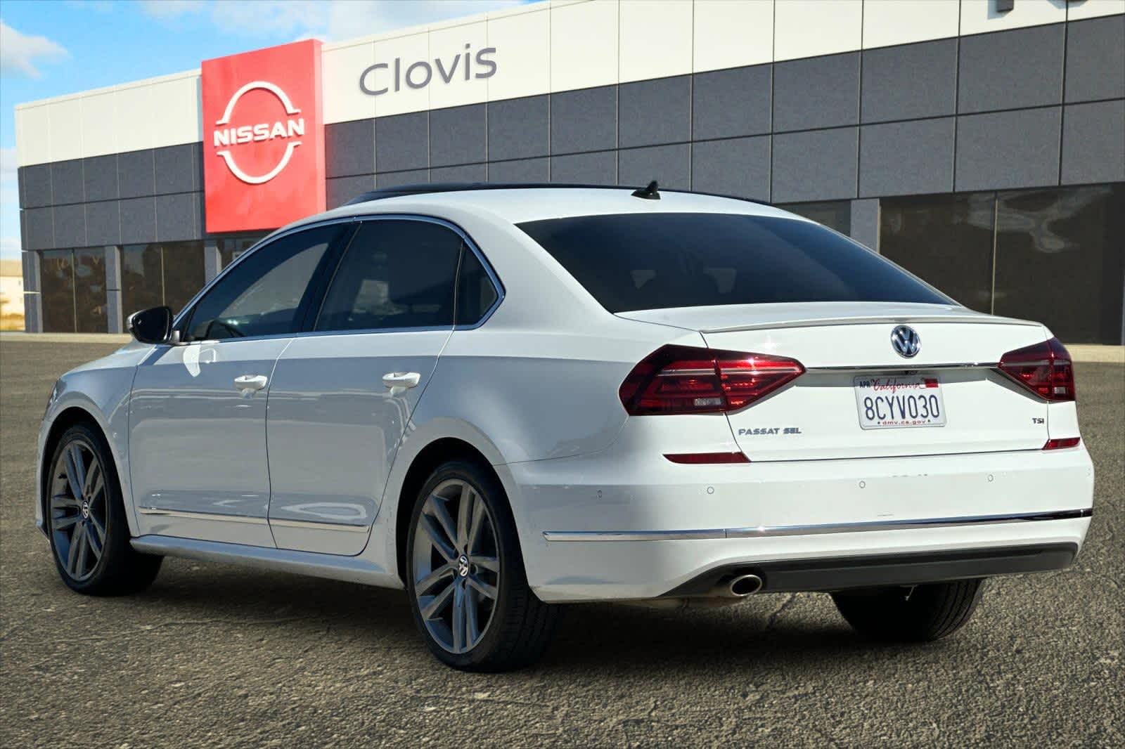 Thumbnail: 2018 Volkswagen Passat - 7