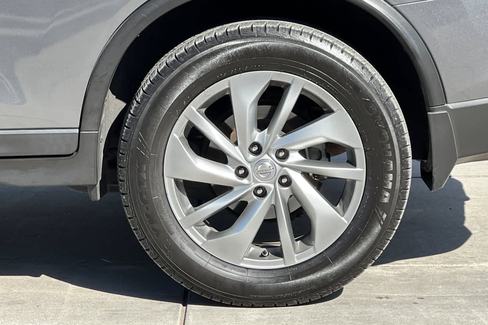 Thumbnail: 2014 Nissan Rogue - 29