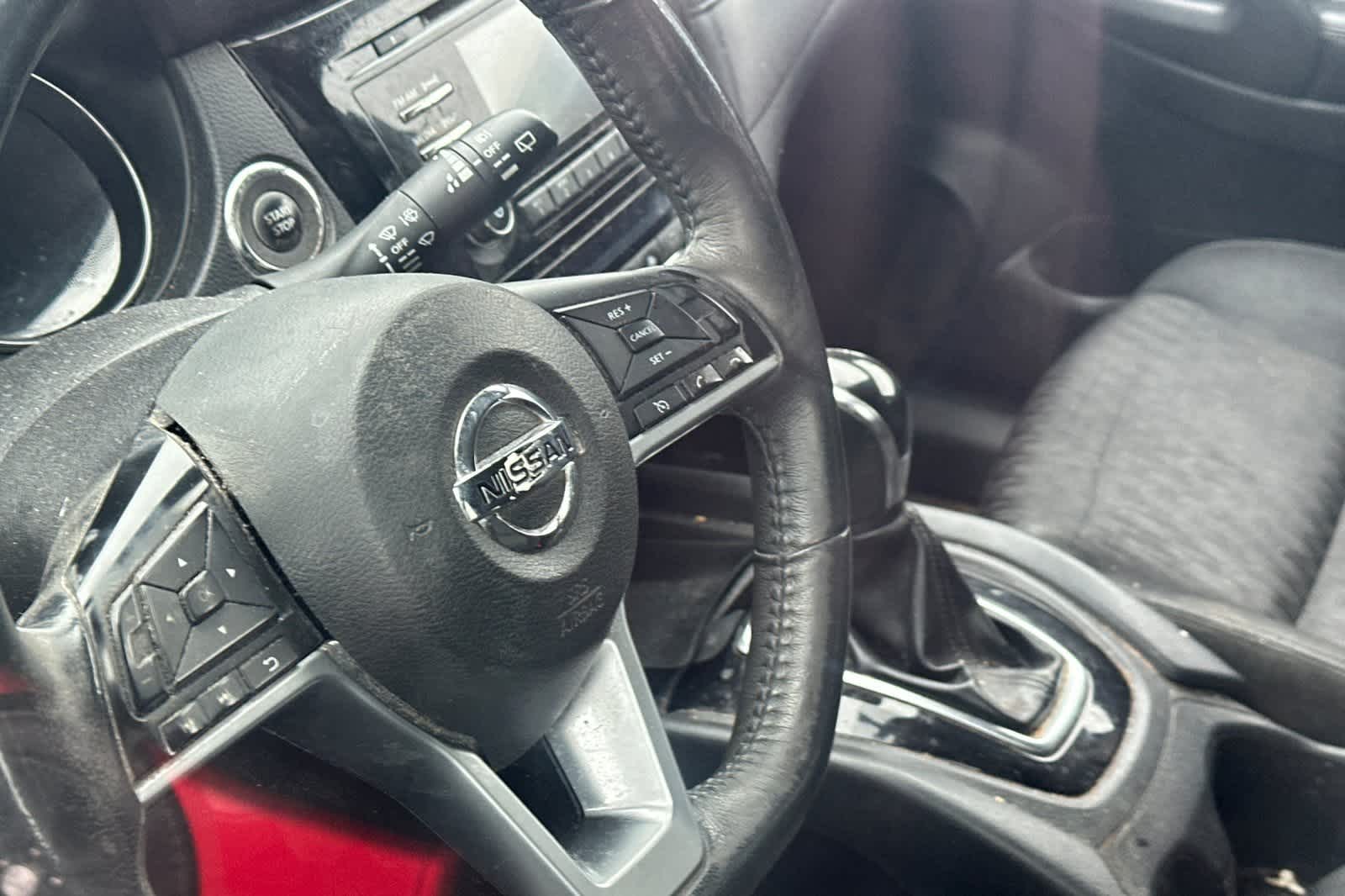 Thumbnail: 2017 Nissan Rogue - 12