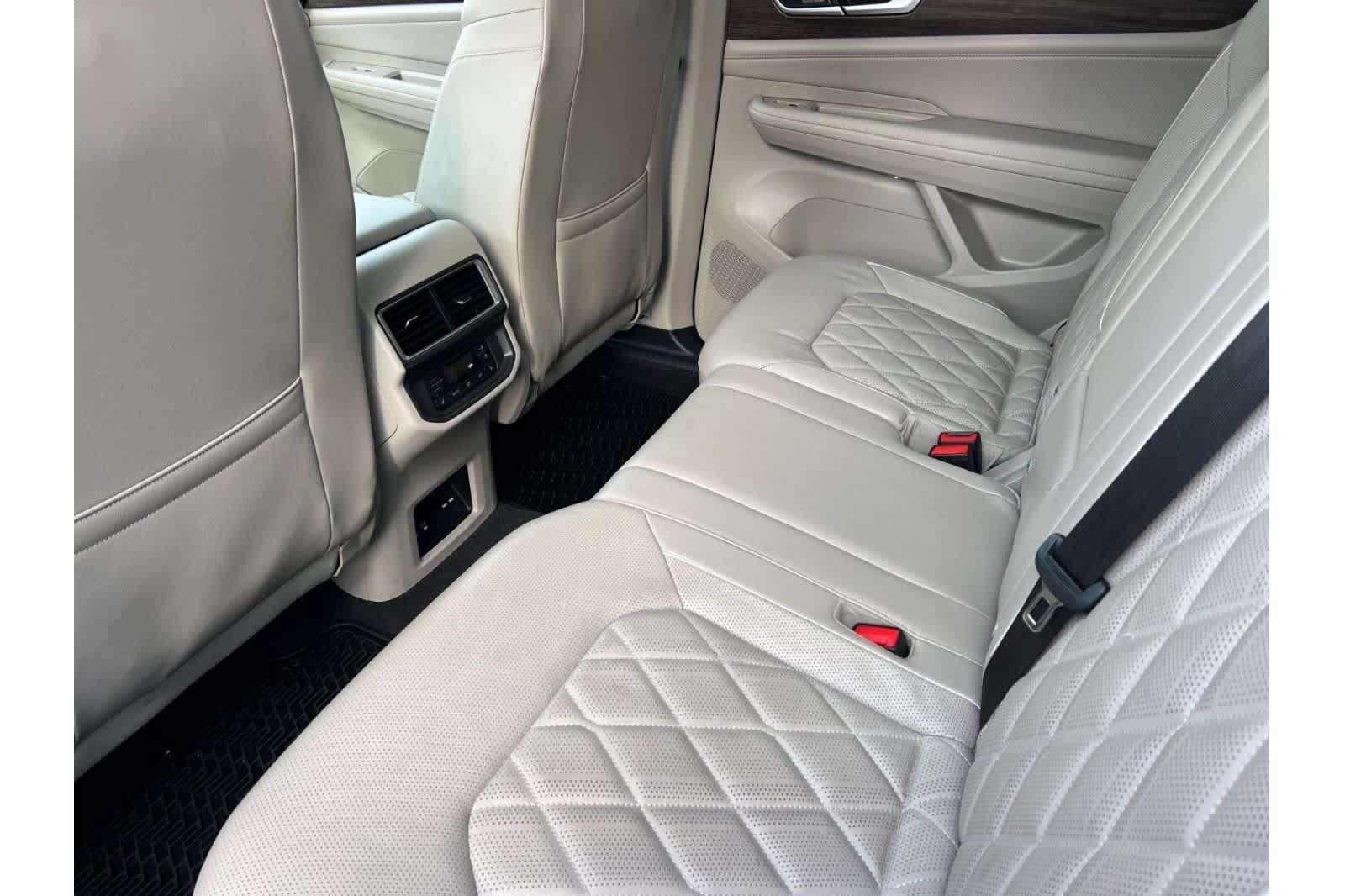 Thumbnail: 2024 Volkswagen Atlas - 6