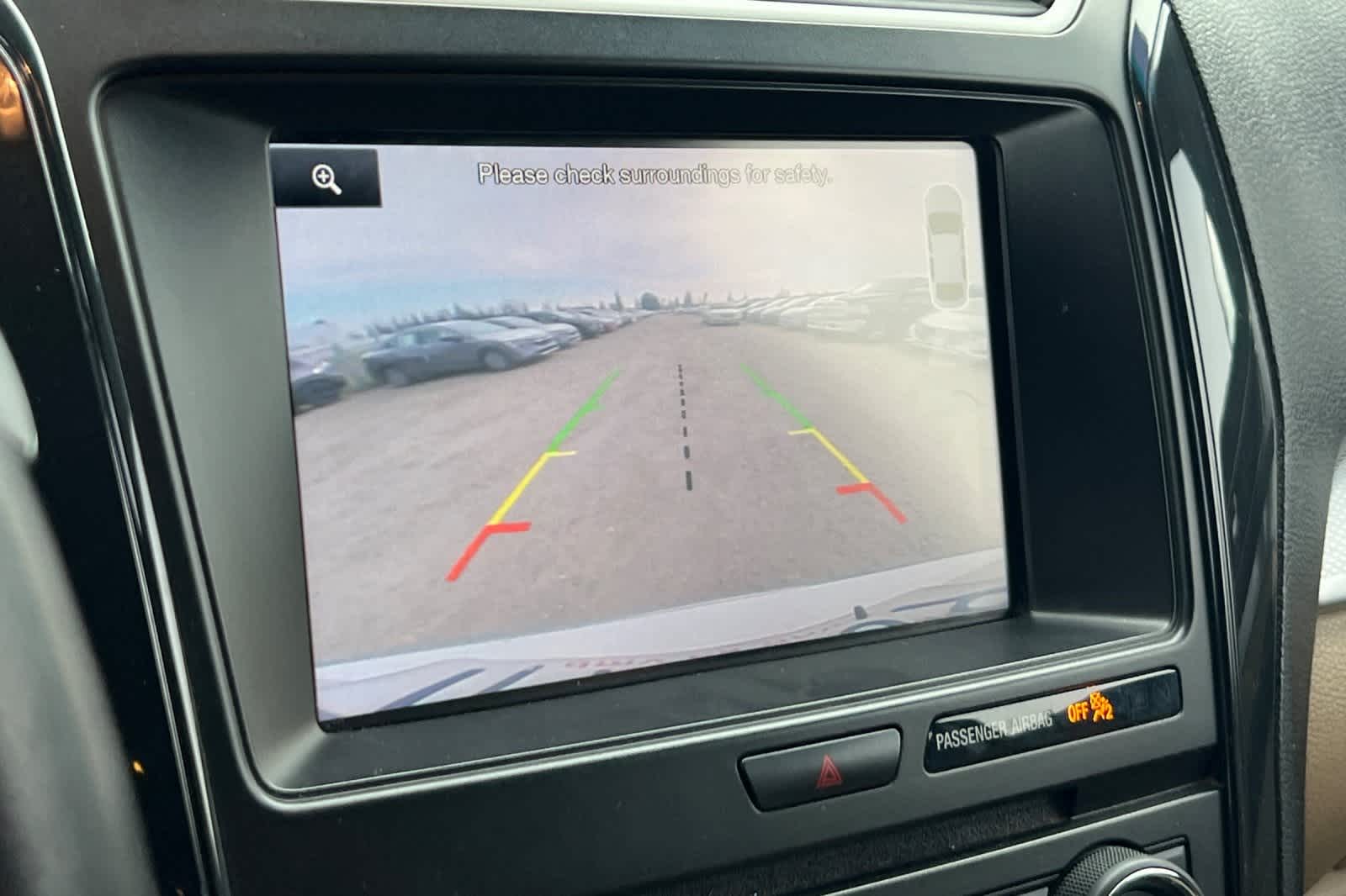 Thumbnail: 2016 Ford Explorer - 21