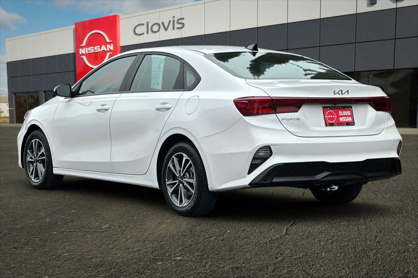 Thumbnail: 2024 Kia Forte - 7