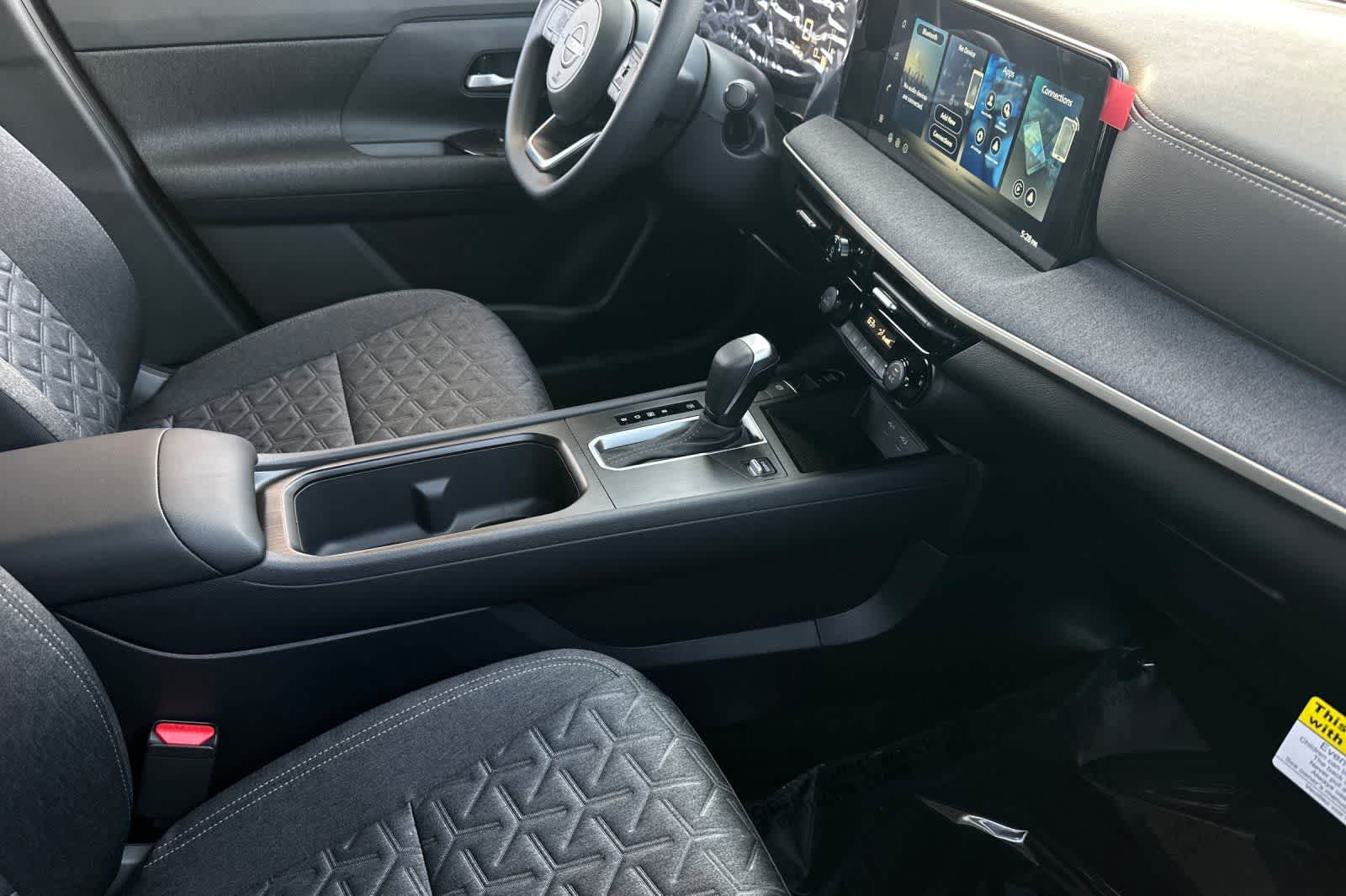 Thumbnail: 2026 Nissan Kicks - 17