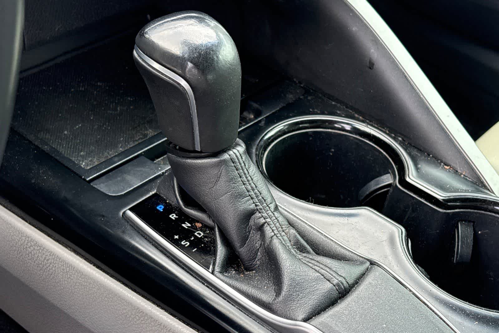 Thumbnail: 2018 Toyota Camry - 23