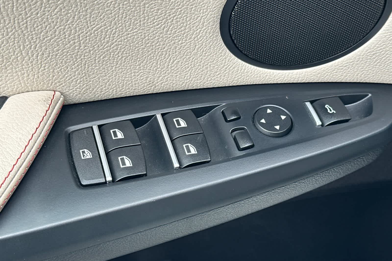 Thumbnail: 2015 BMW X4 - 14