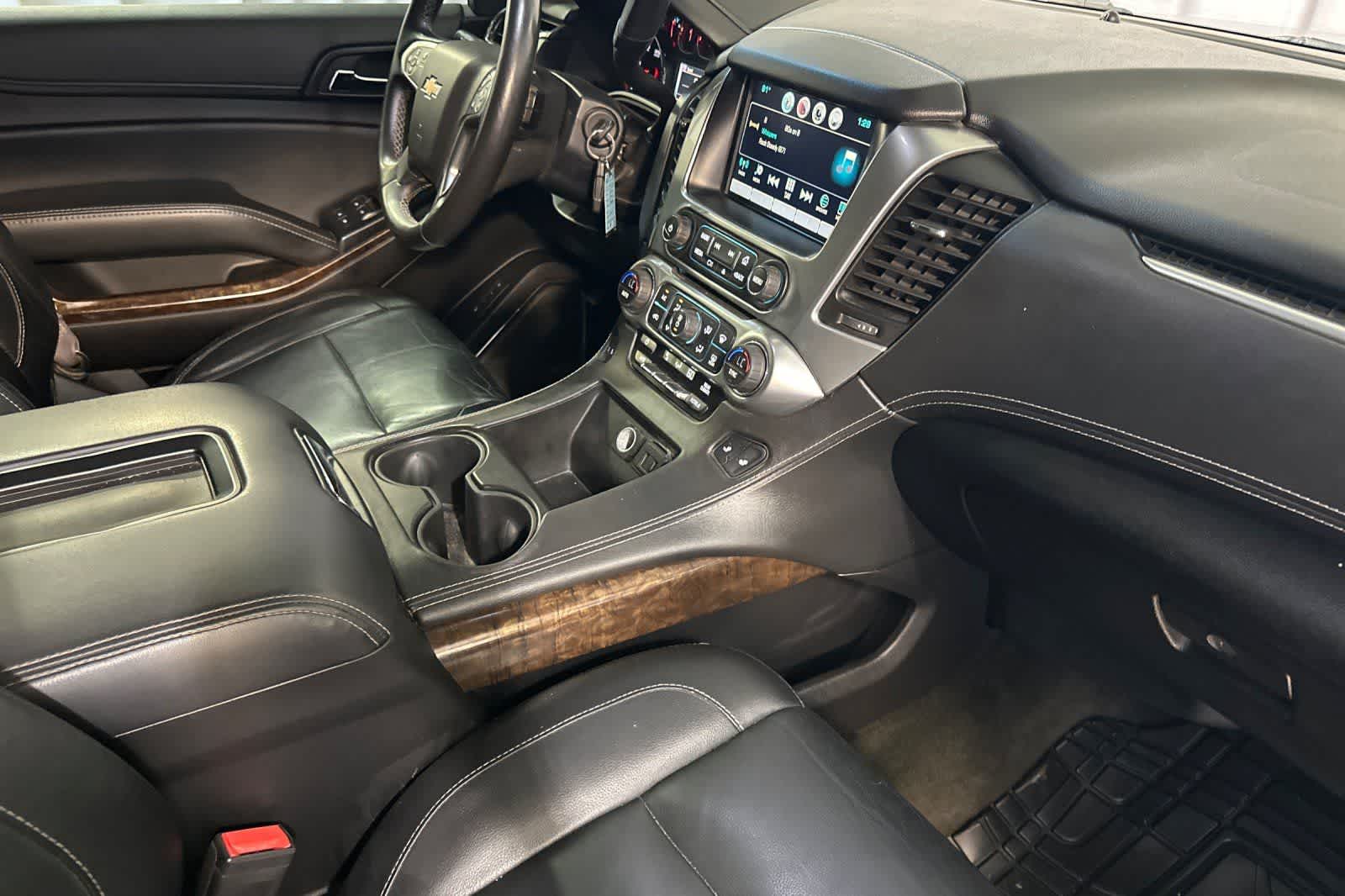 Thumbnail: 2016 Chevrolet Tahoe - 19