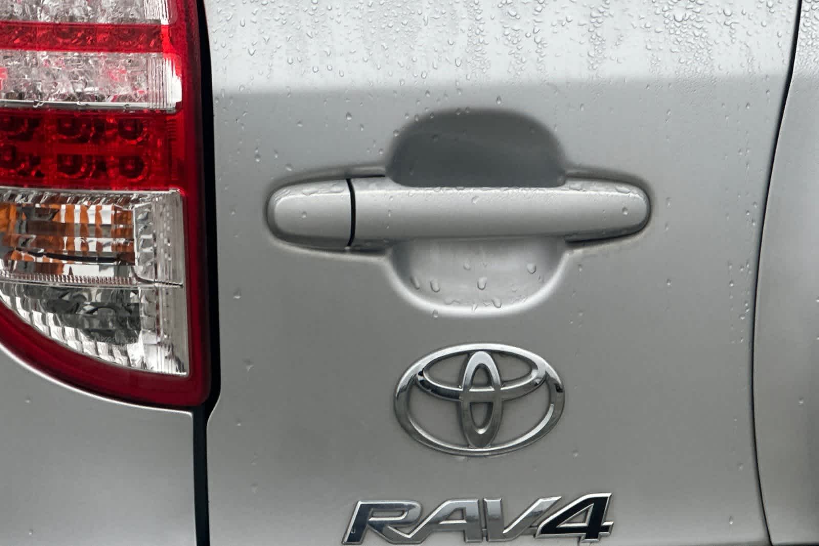 Thumbnail: 2011 Toyota RAV4 - 31