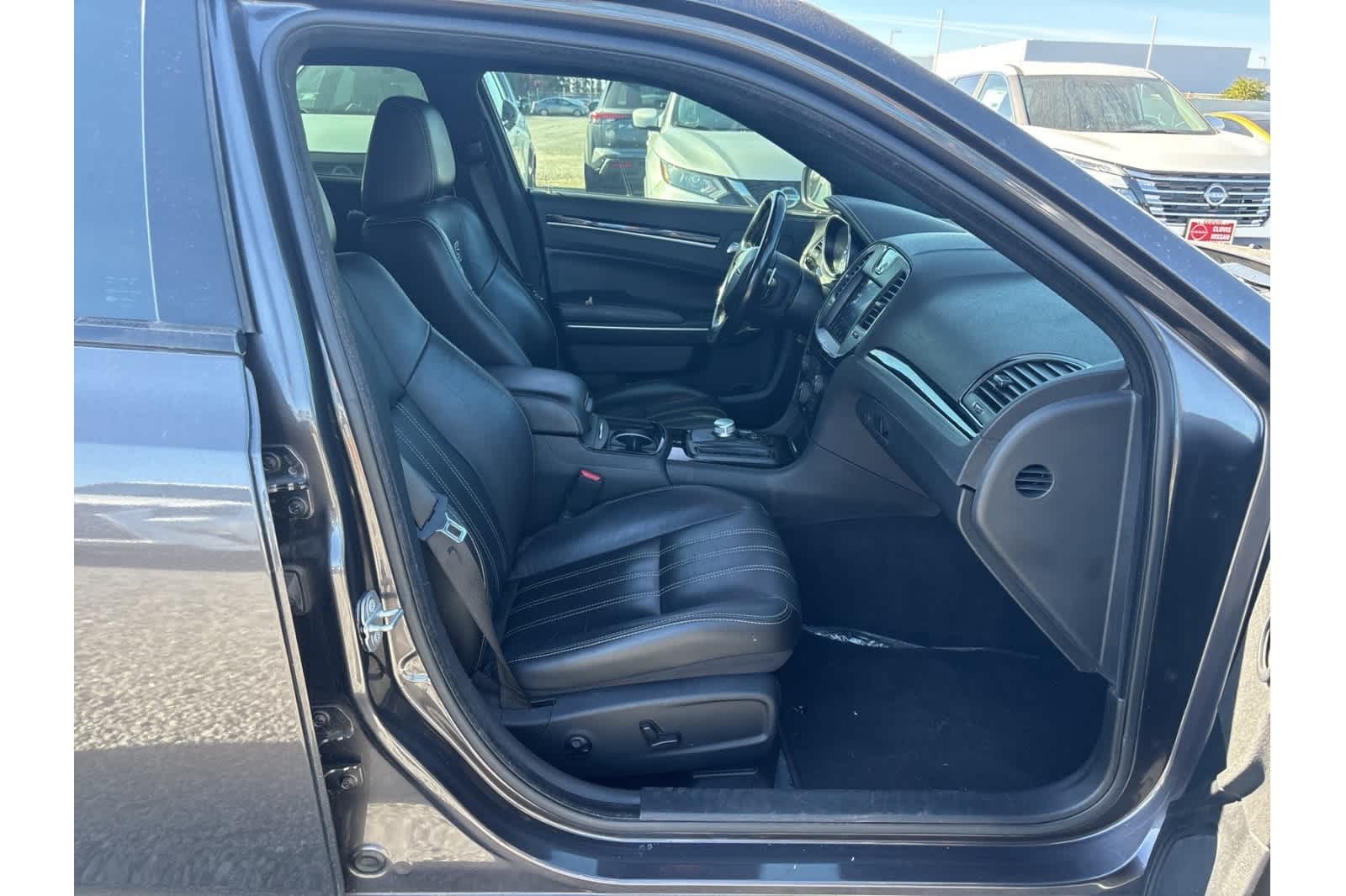 Thumbnail: 2021 Chrysler 300 - 14