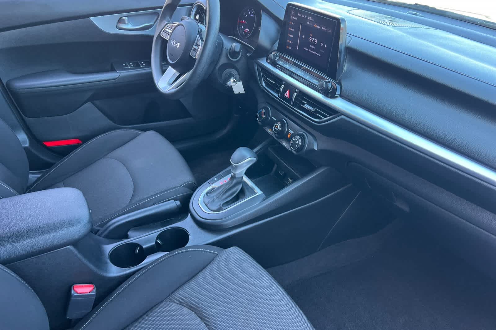 Thumbnail: 2023 Kia Forte - 18