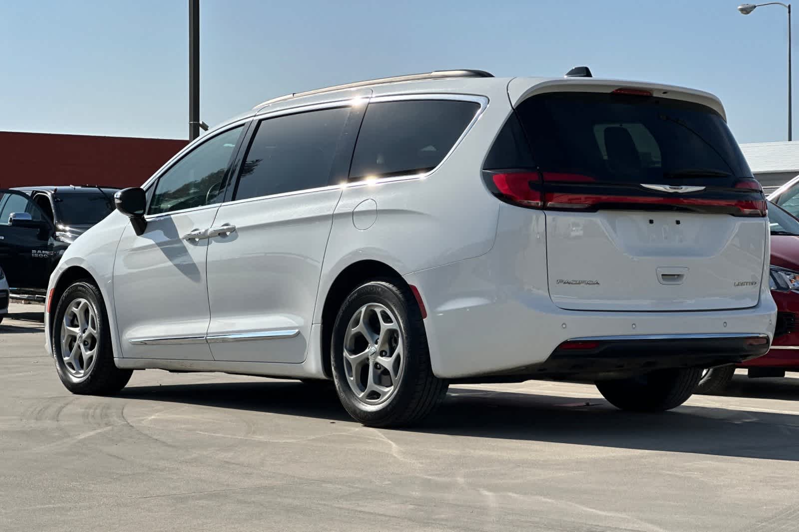 Thumbnail: 2023 Chrysler Pacifica - 7