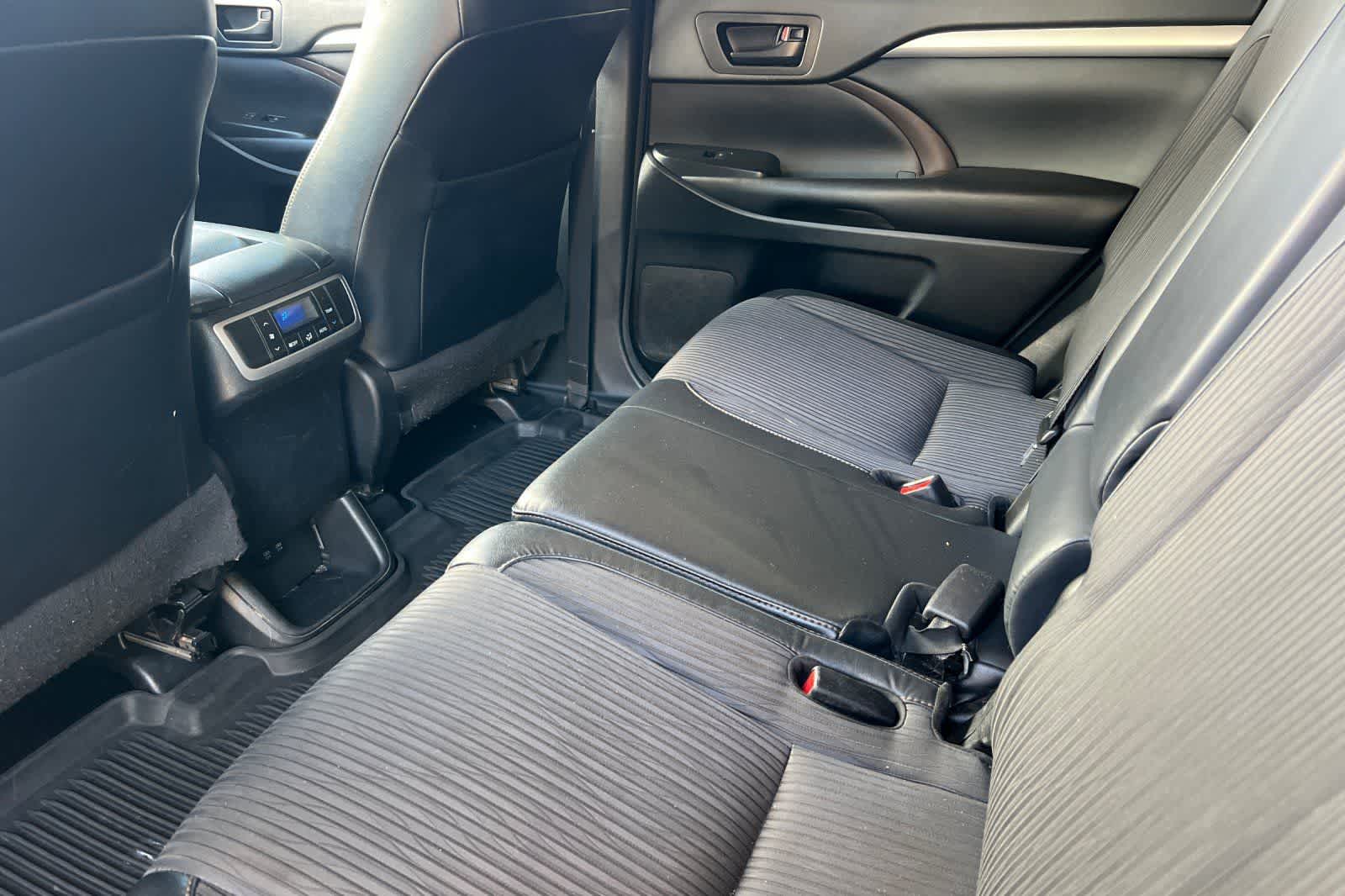 Thumbnail: 2018 Toyota Highlander - 5