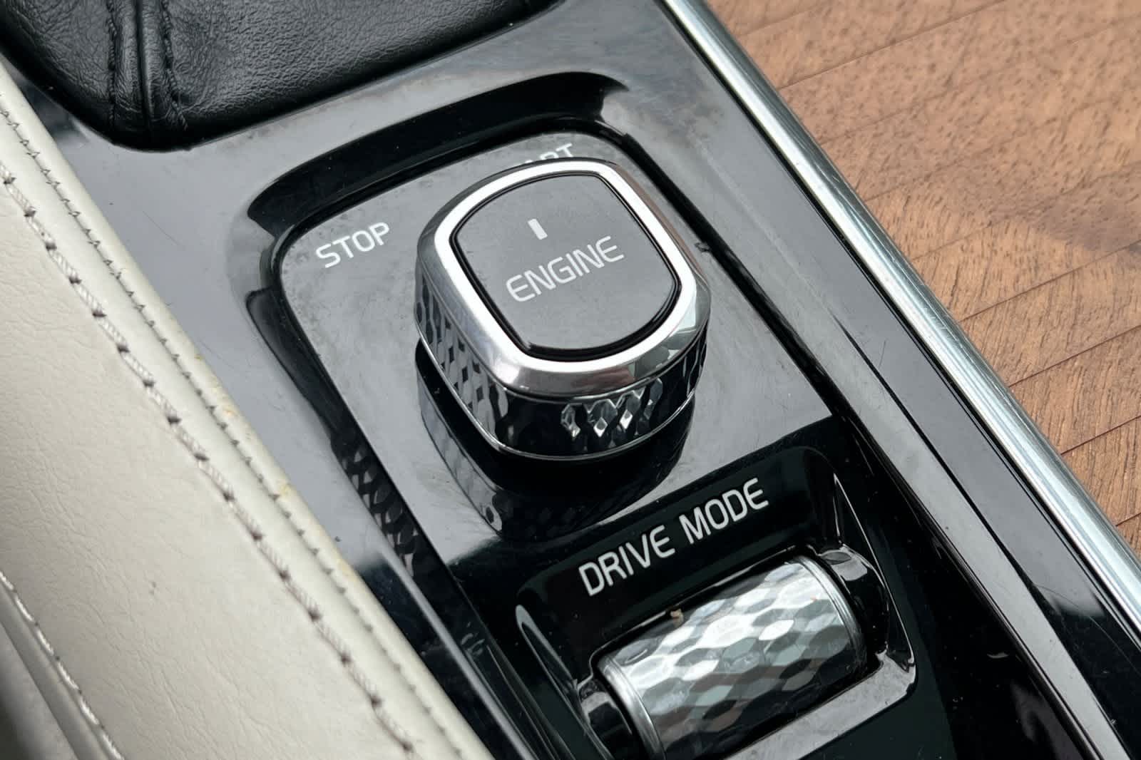 Thumbnail: 2016 Volvo XC90 - 26