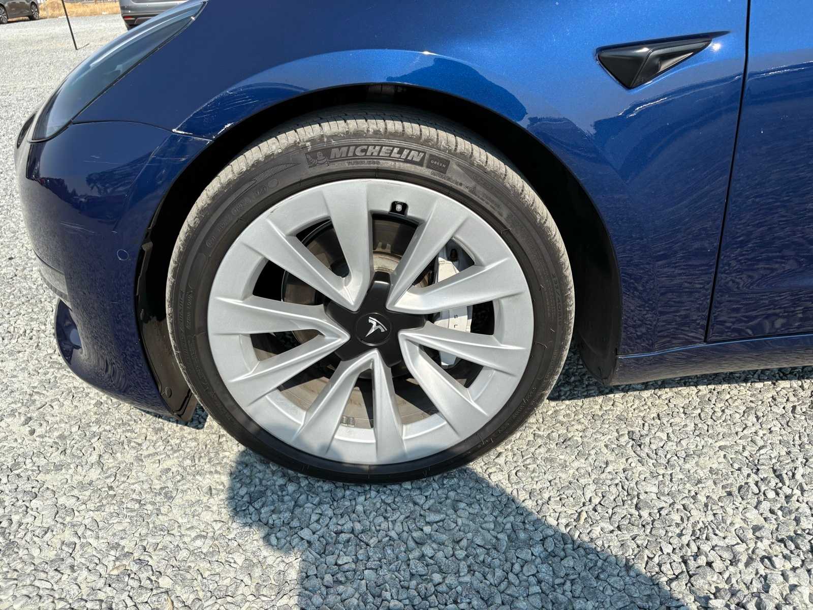 Thumbnail: 2021 Tesla Model 3 - 21