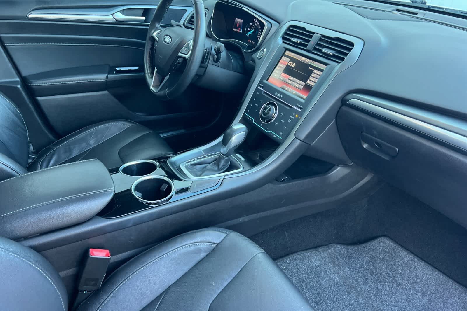 Thumbnail: 2014 Ford Fusion - 16