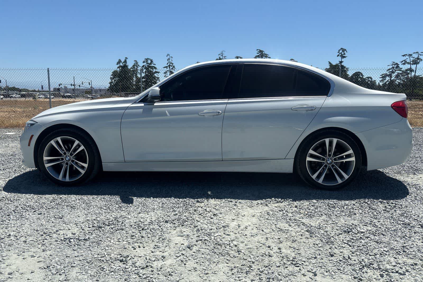 Thumbnail: 2018 BMW 3 Series - 6