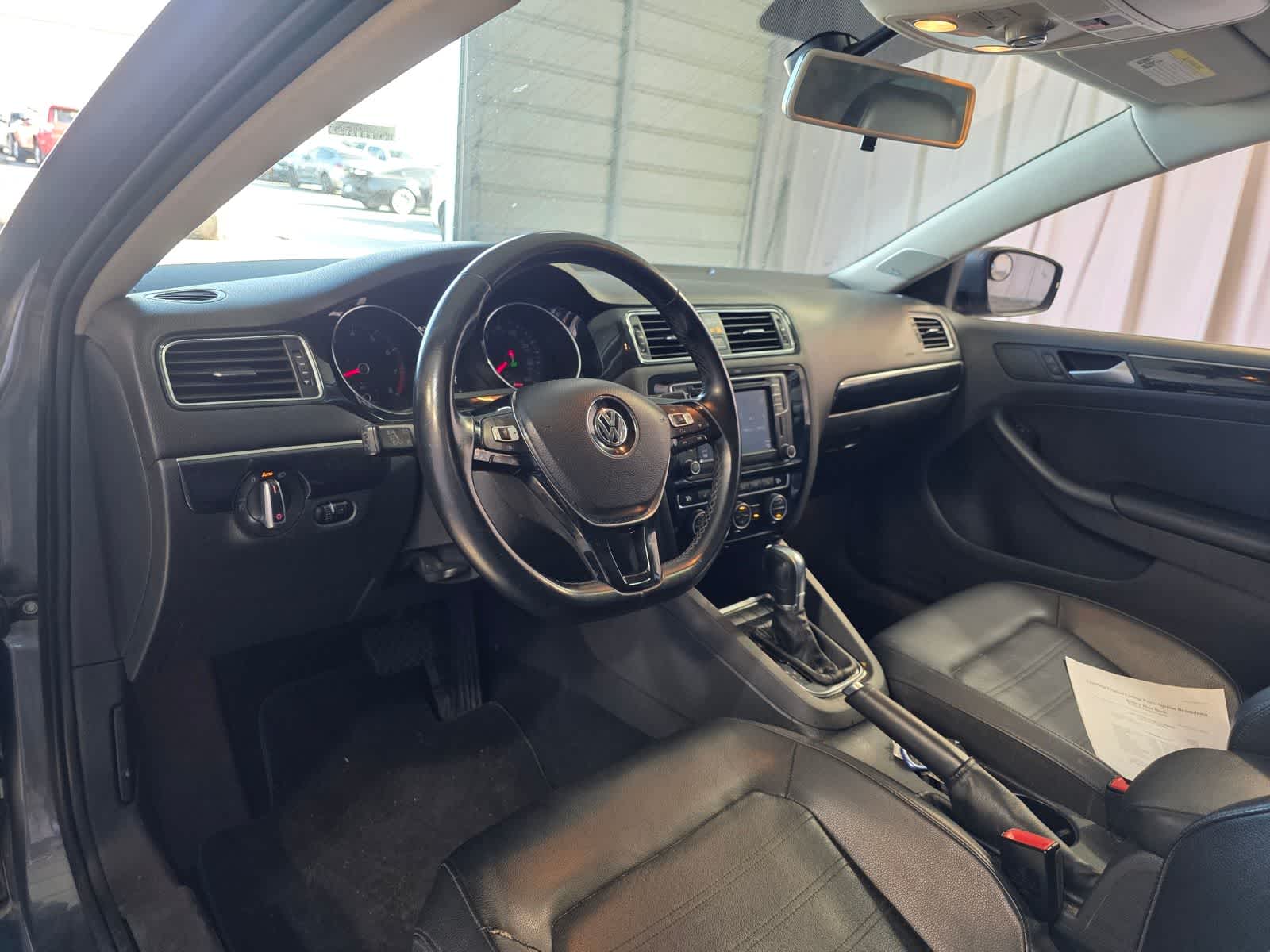 Thumbnail: 2016 Volkswagen Jetta - 17