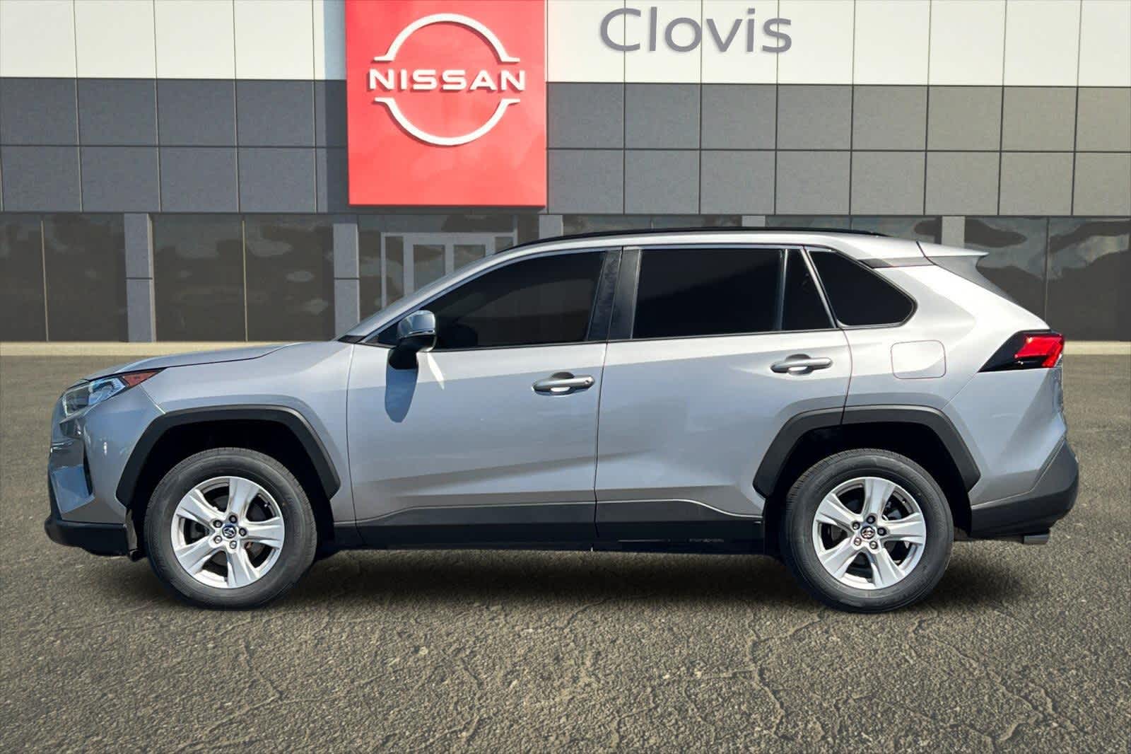 Thumbnail: 2021 Toyota RAV4 - 6